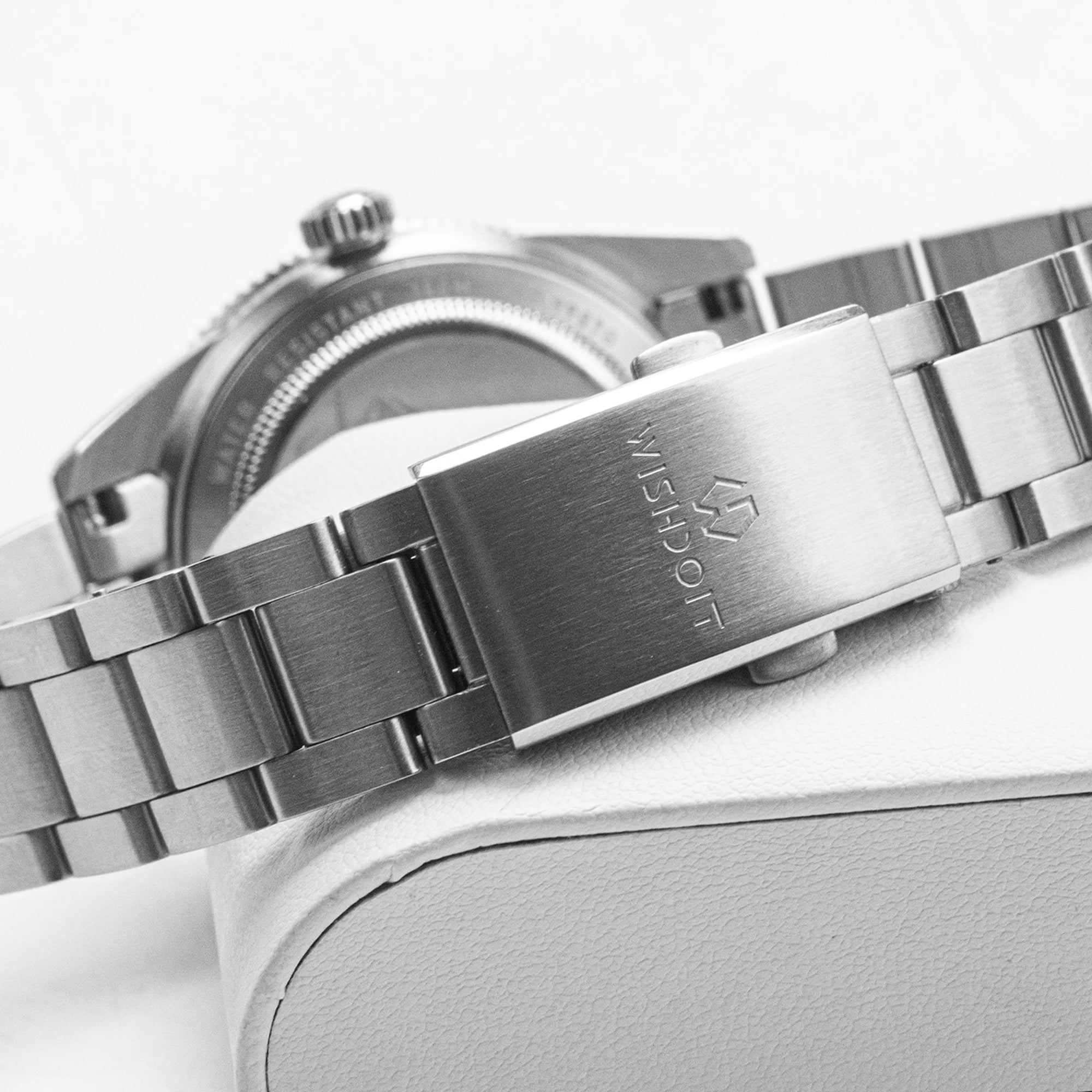 WISHDOIT Men's Automatic Dive Watch With Ocean Blue And White Ripple Dial 8215 Movement Sapphire Glass Mirror