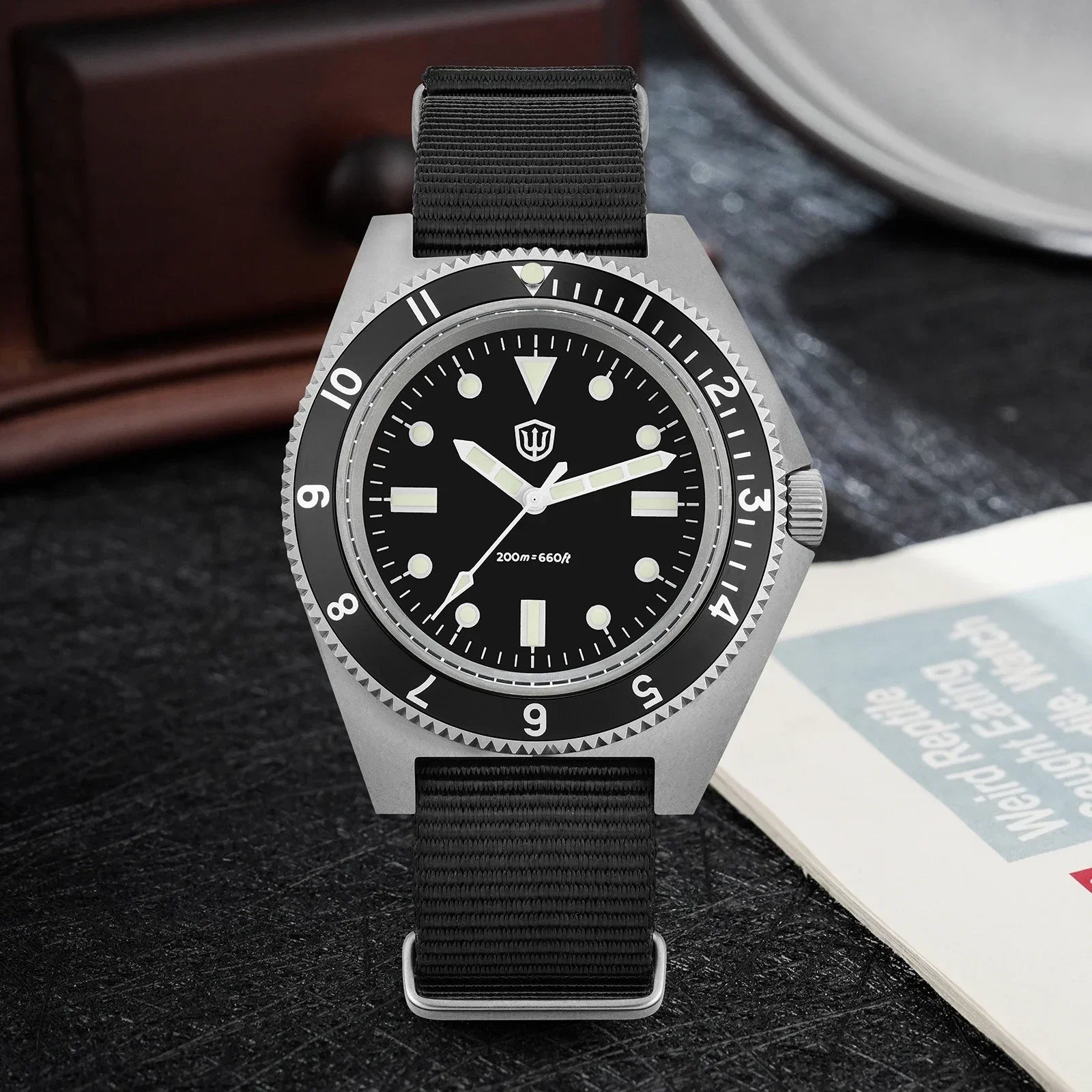 Watchdives WD1972 Quartz Watch VH31 Sweep Seconds Movement Sapphire Crystal BGW9 Luminous 20Bar Waterproof Vintage Men Watches