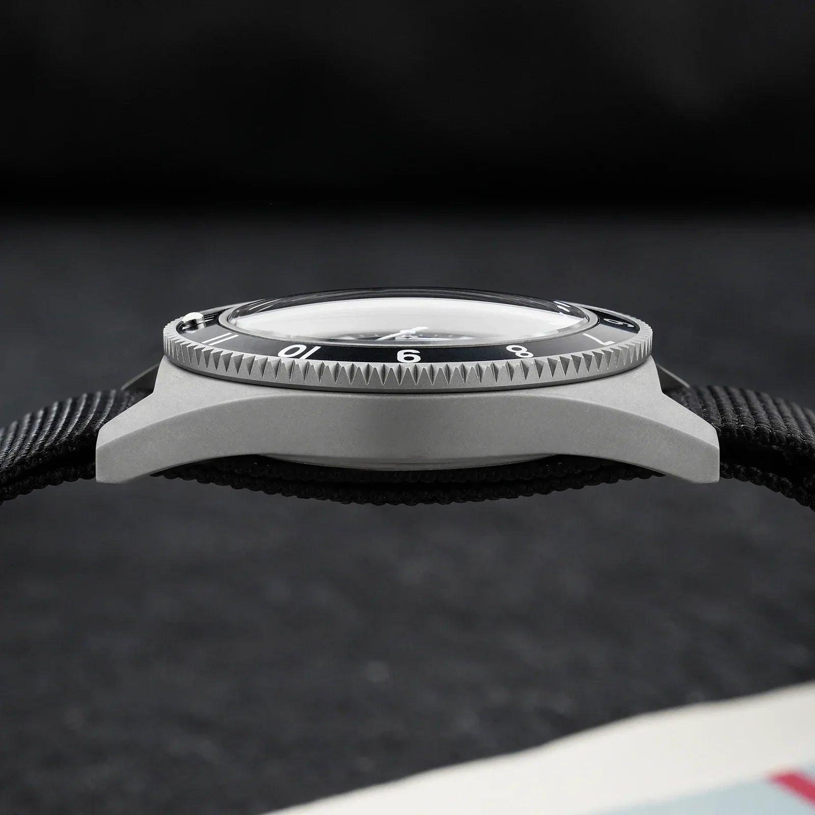 Watchdives WD1972 Quartz Watch VH31 Sweep Seconds Movement Sapphire Crystal BGW9 Luminous 20Bar Waterproof Vintage Men Watches